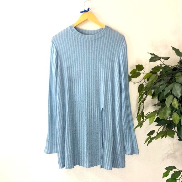 PLUS Forever 21 Sweater With Slit - Picture 1 of 5